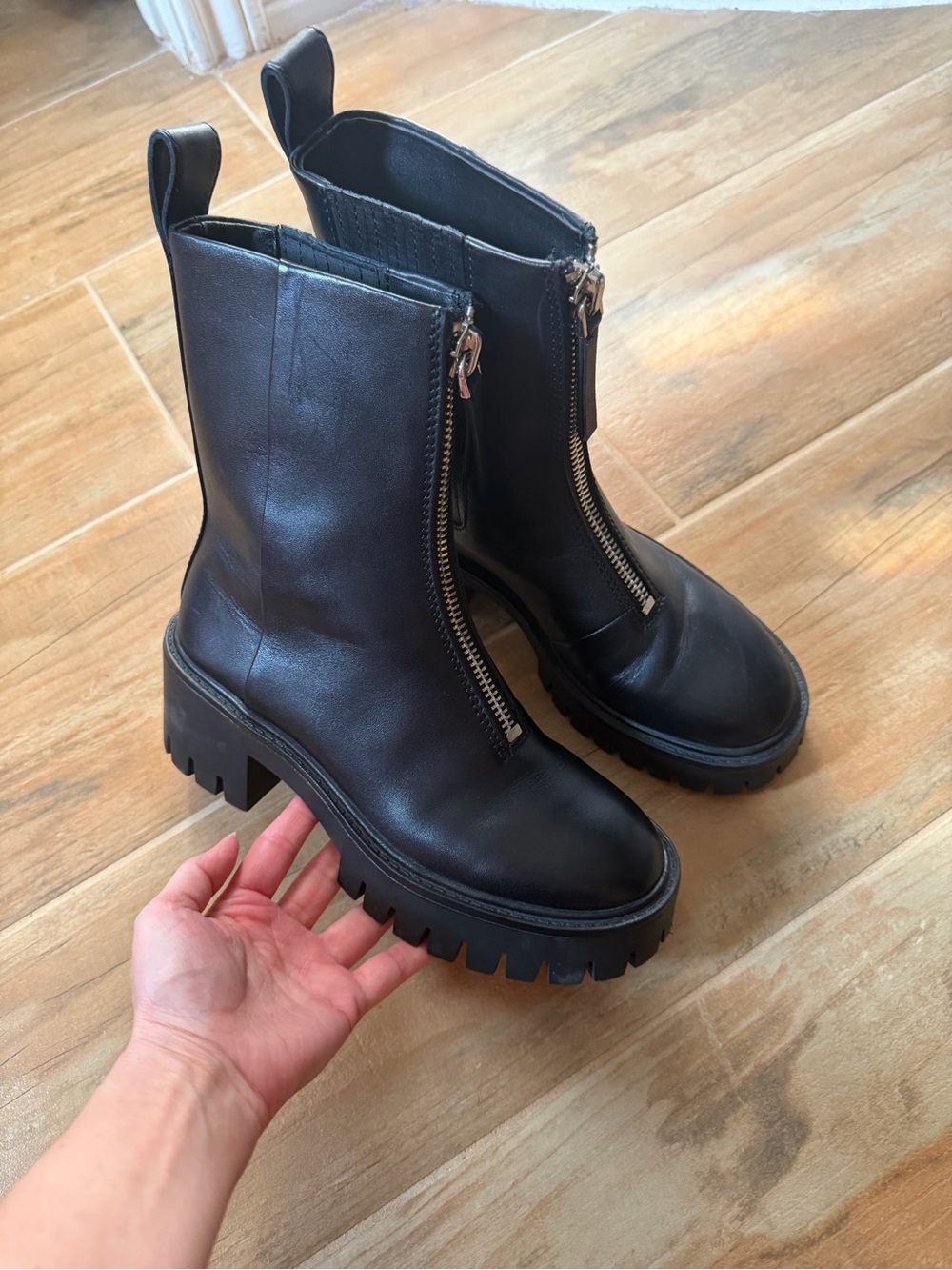 Loeffler Randall boots - Picture 3 of 3